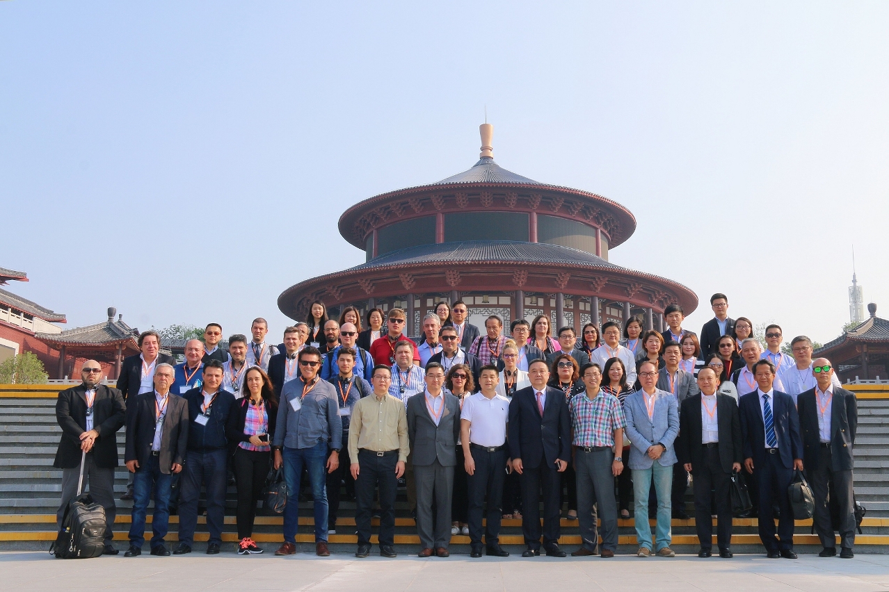 A delegação visita Hongbocheng, situado em Dachong, Zhongshan
