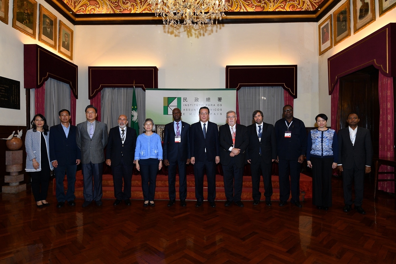 Os representantes da UCCLA realizaram uma visita de cortesia ao IACM.