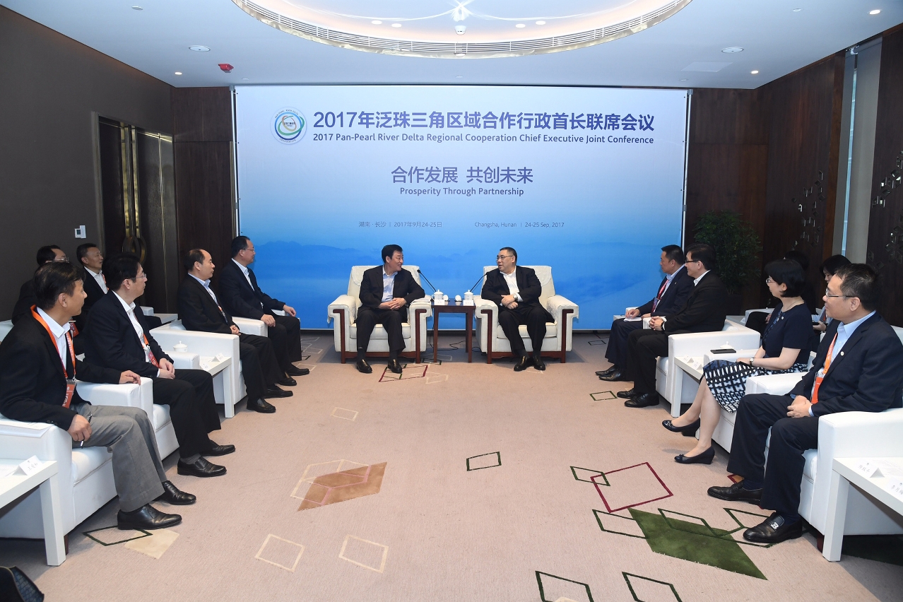 Chefe do Executivo, Chui Sai On, tem encontro com o governador da província de Jiangxi, Liu Qi.