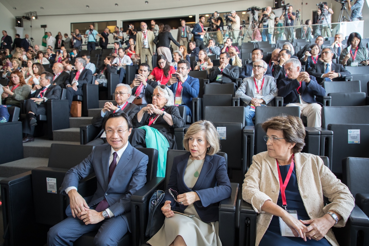 譚俊榮與葡萄牙前衛生部長Maria de Belém及Ana Jorge出席“阿爾茨海默症（失智症）研究及護理”全球高峰論壇開幕式