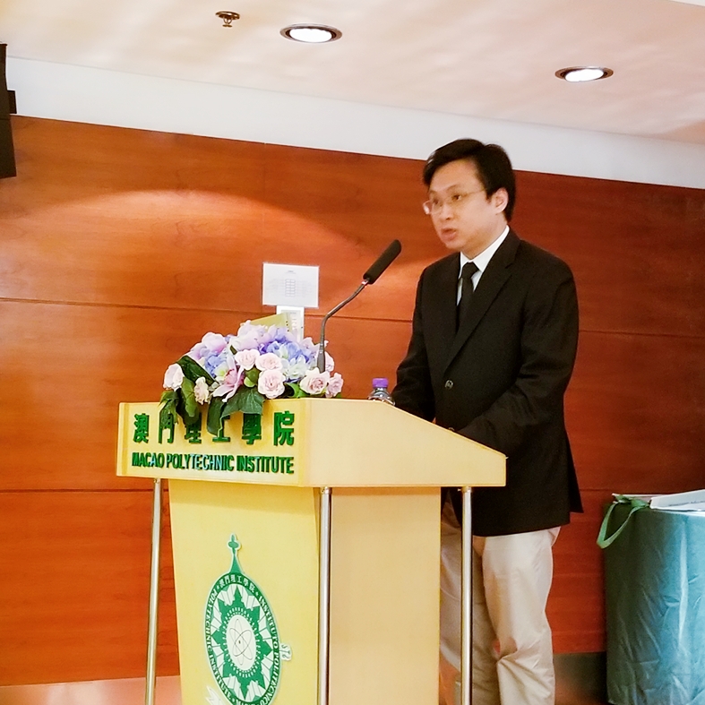 澳門理工學院副院長嚴肇基教授表示，利用大數據技術來降低社會交易成本，增強市場競爭力