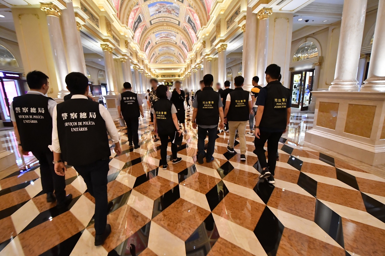 警方徹夜巡查多間娛樂場所