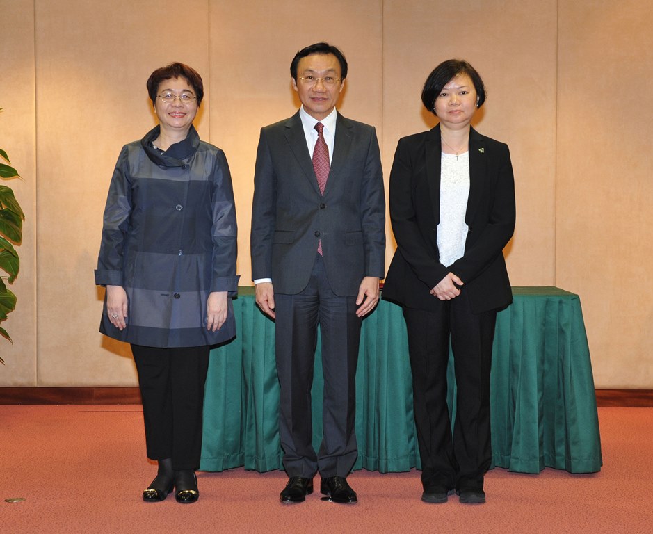 教青局人員就職儀式─梁慧琪任教青局副局長
