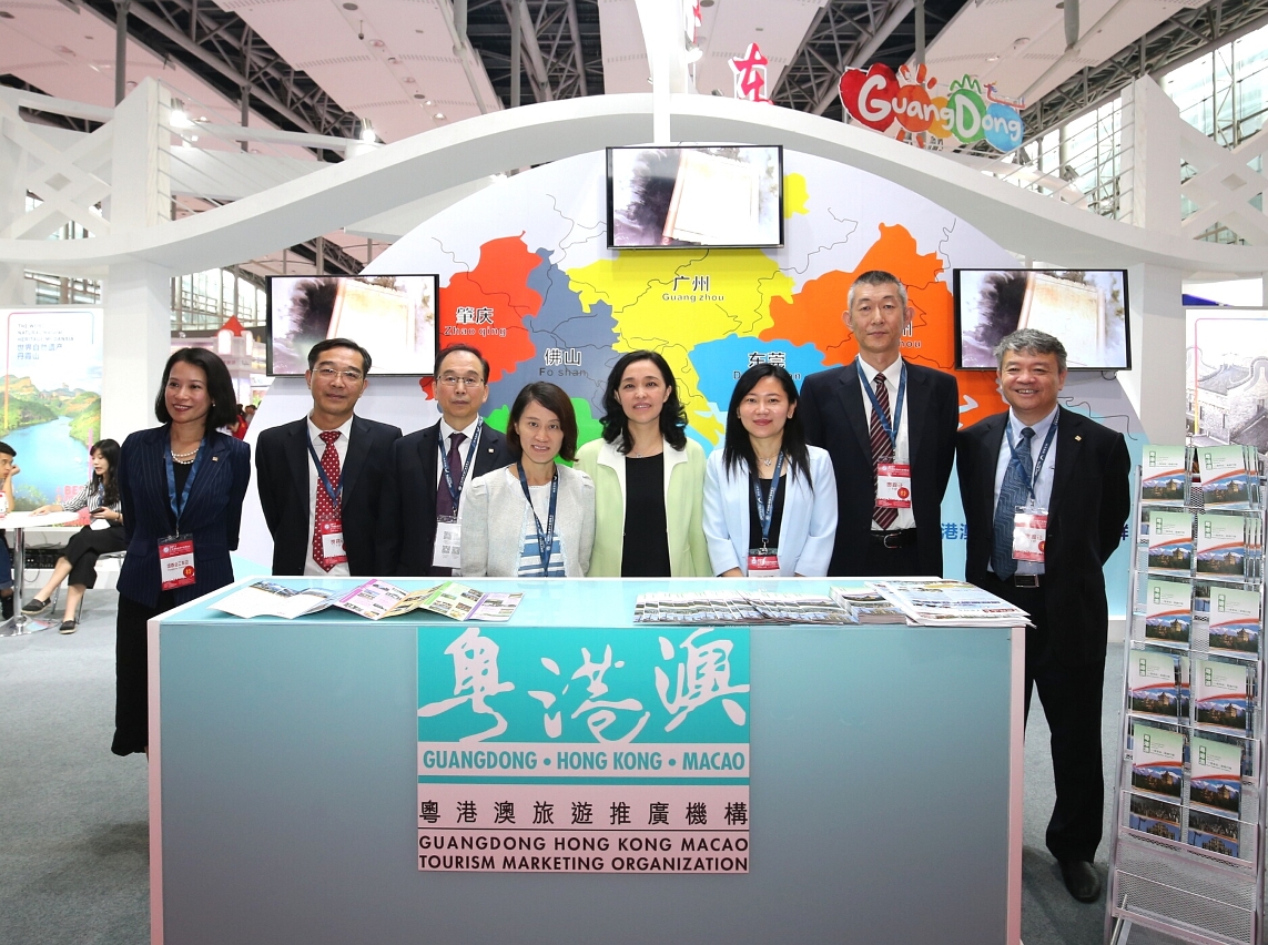 Guangdong-Hong Kong-Macao Tourism Marketing Organization runs a joint booth to promote tourism resources and multi-destination itineraries of the three destinations