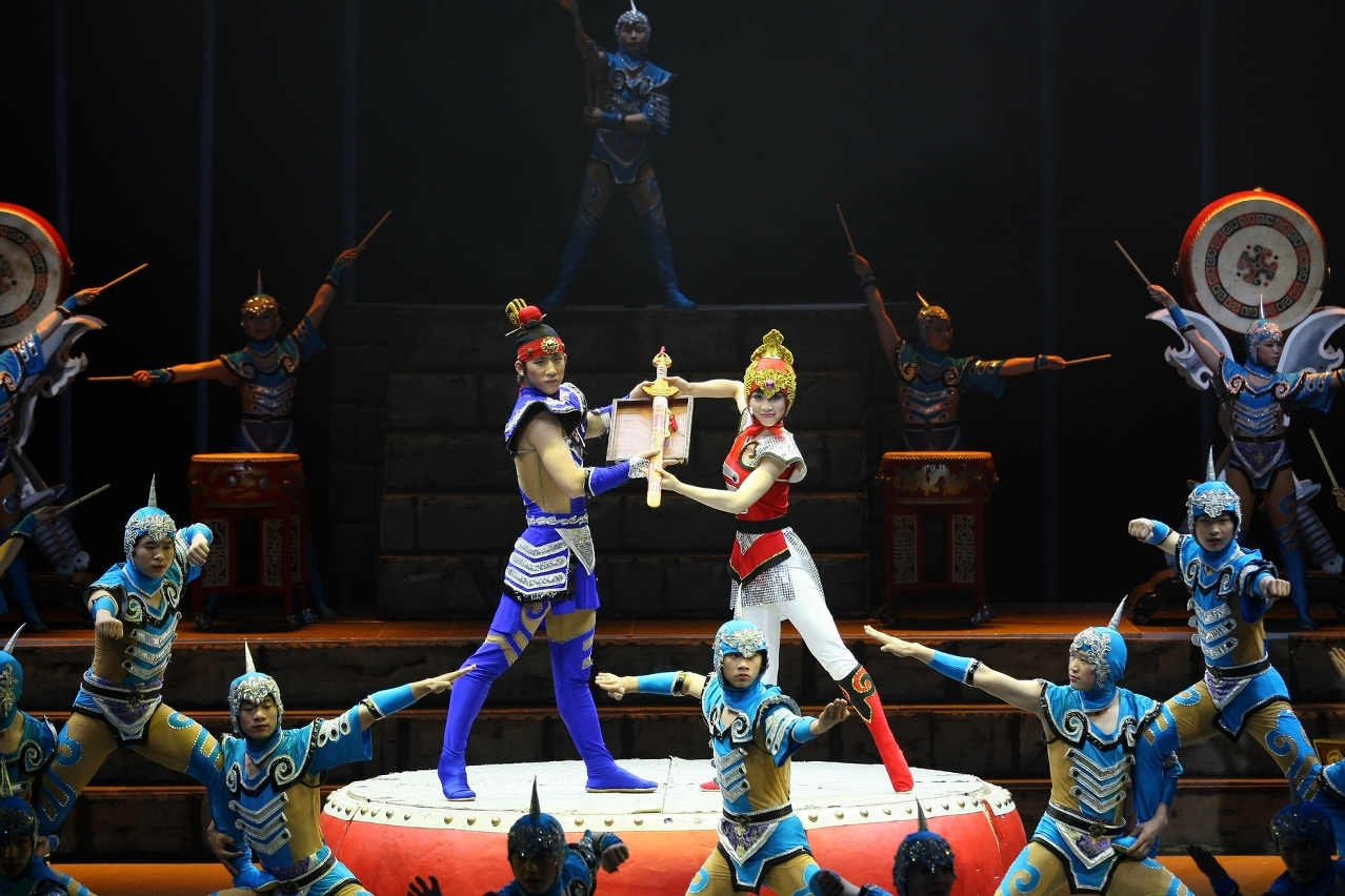 Stage photos of the acrobatic show Mulan in the “Performance to Celebrate the 68th Anniversary of the National Day of the People’s Republic of China”