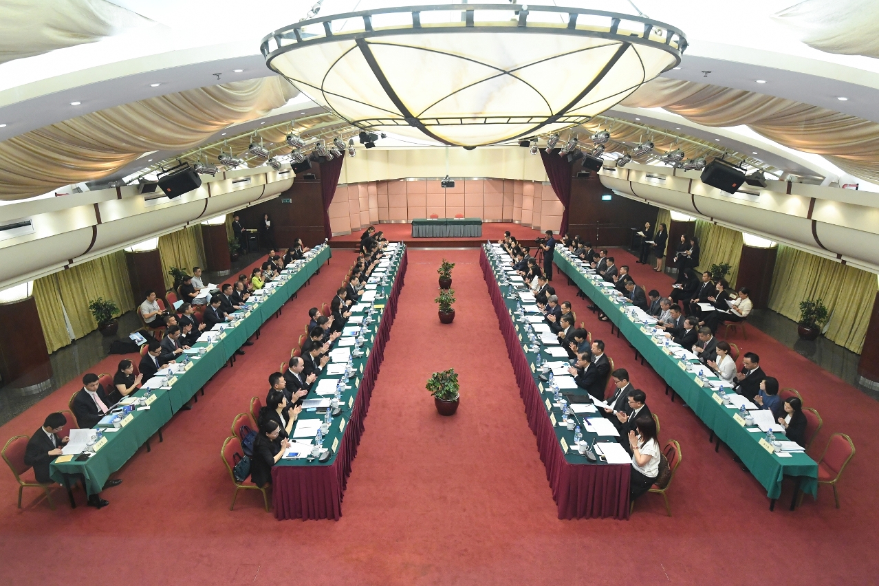 1.	Realizada hoje (26/07) a Reunião de Cooperação Zhuhai - Macau 2017；