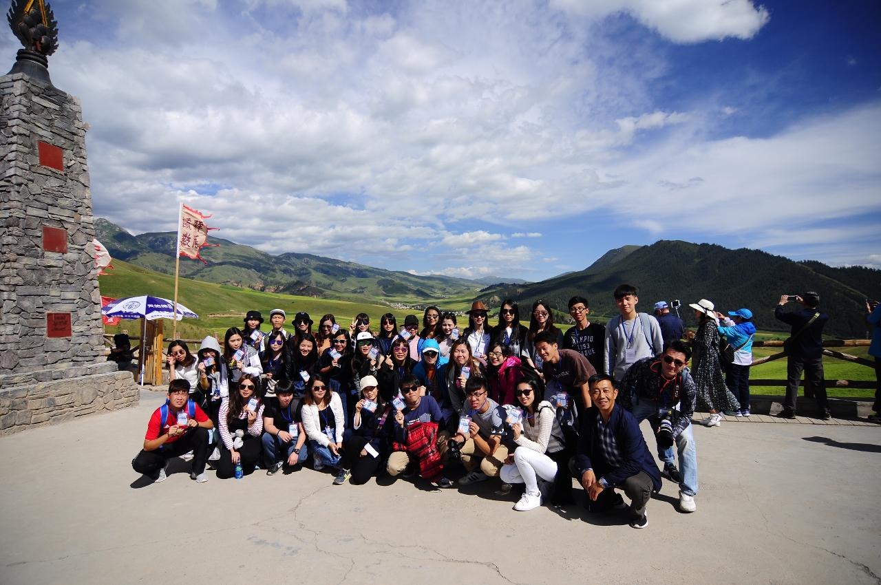 參觀卓爾山景區，感受青海山川壯美