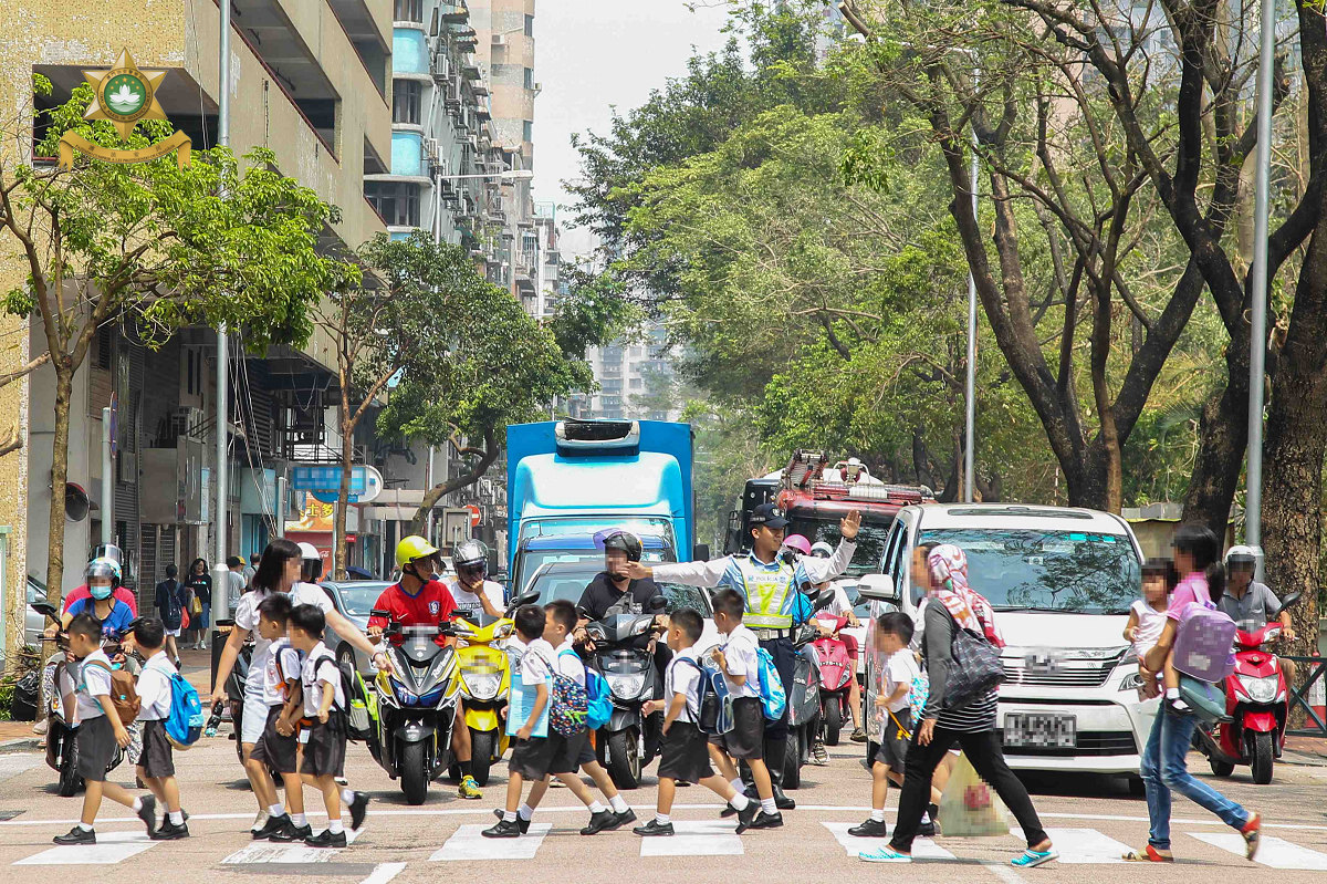 警員維持交通秩序