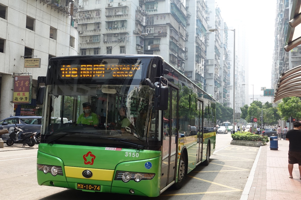 Novo autocarro de grande porte para a carreira n.º 10B