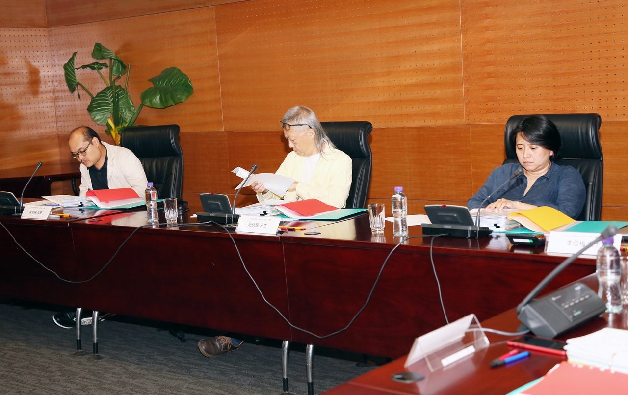 The initial review for the “2016 Support Programme for the Production of Feature Films” was completed and a total of ten entrants were selected to the second review of the Programme.
