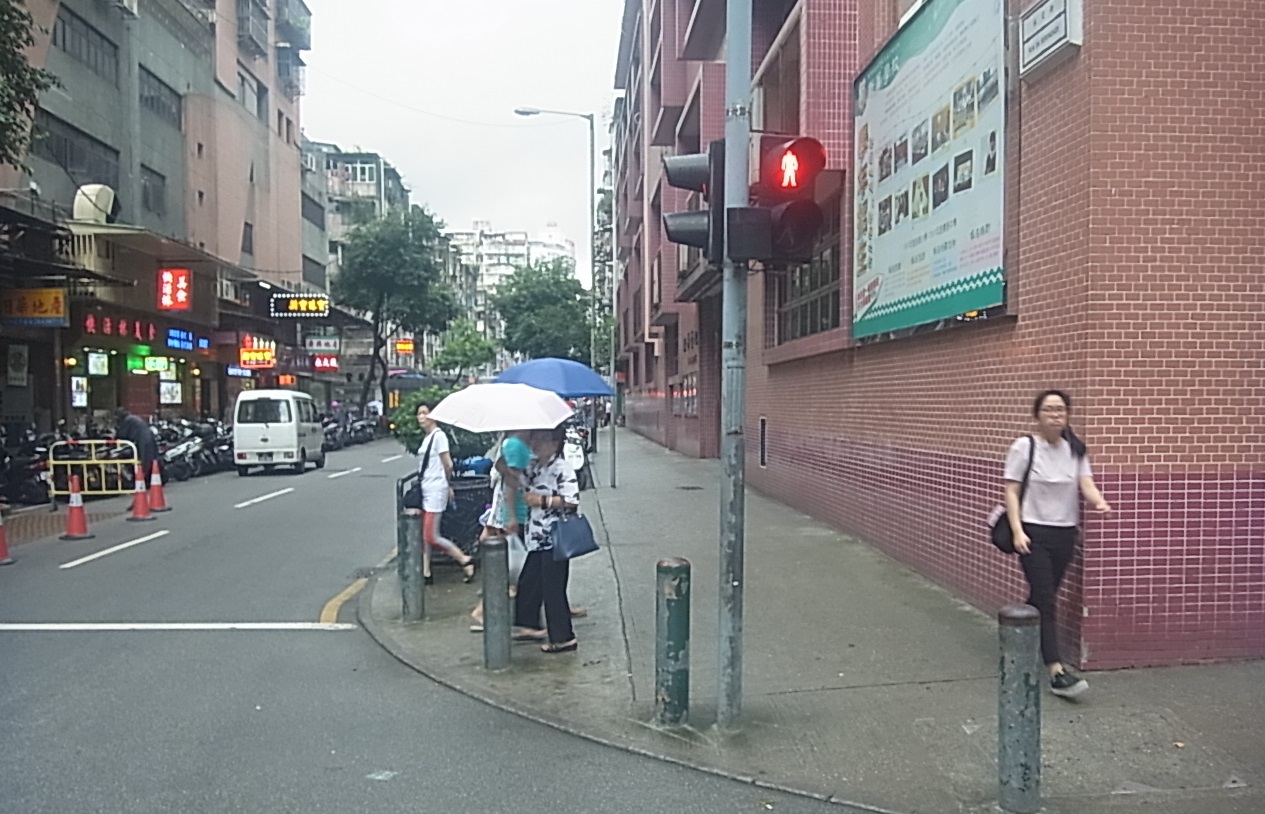 首階段將會進行新華學校周邊之行人道美化工作