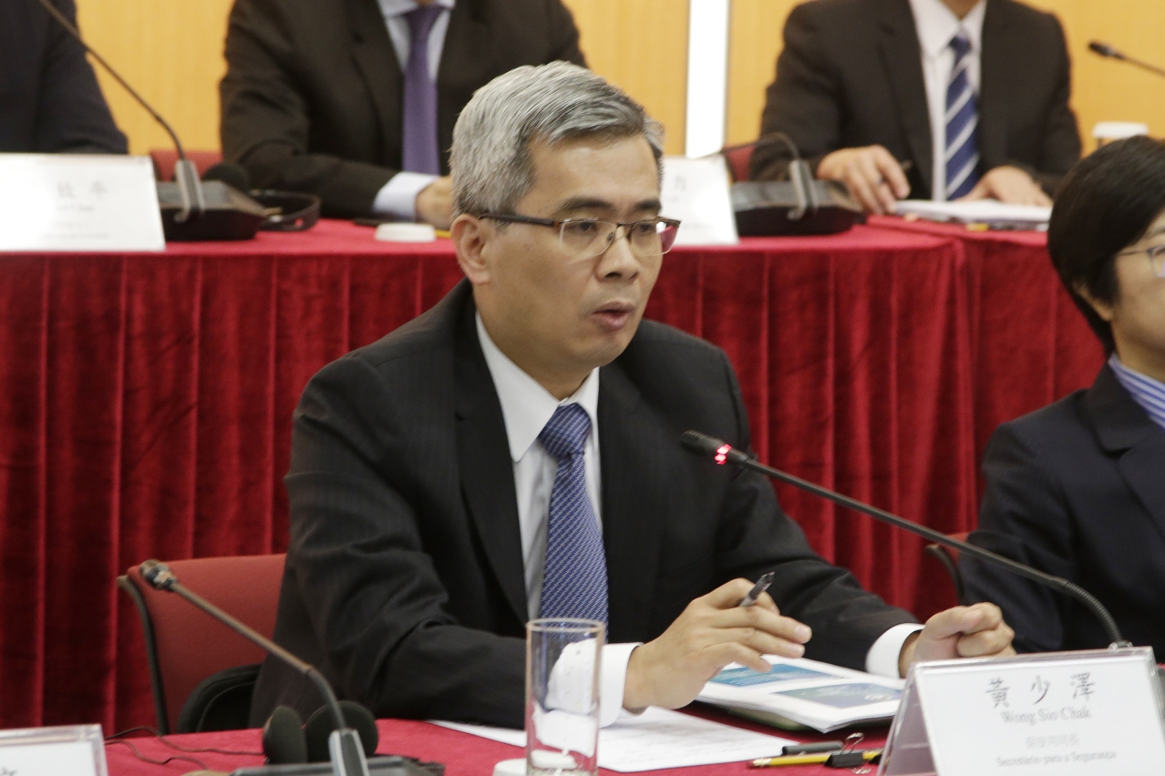 The Secretary for Security, Mr Wong Sio Chak, gives further details regarding measures planned to strengthen Macao’s response mechanism at today’s press conference.