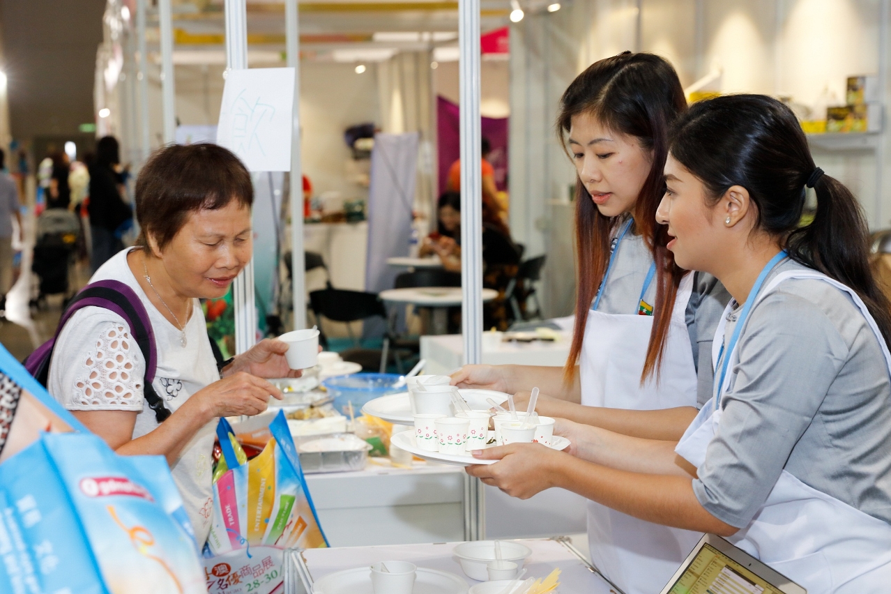 Expositor de Myanmar, que participa pela primeira vez, aspira desenvolver o mercado de Macau e, ao mesmo tempo, promover a cultura tradicional daquele país