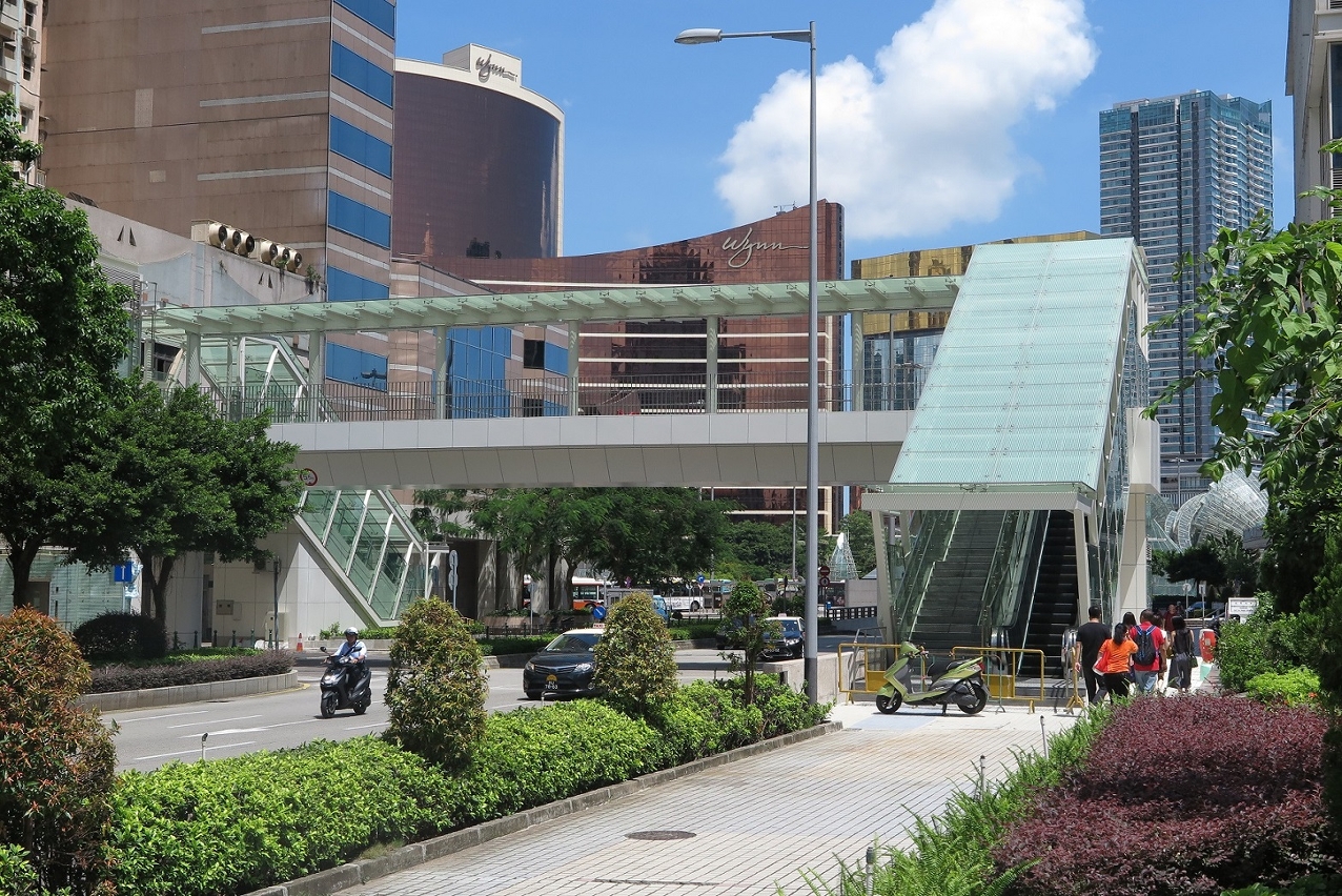 Footbridge in Avenida Doutor Mário Soares  2
