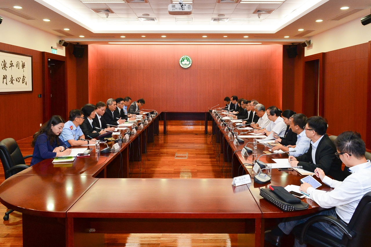 Secretaria para a Segurança auscultou opiniões da Associação de Administração de Propriedades de Macau e da Associação de Profissionais do Sector da Administração de Propriedades de Macau relativas às medidas de resposta às calamidades de tufões