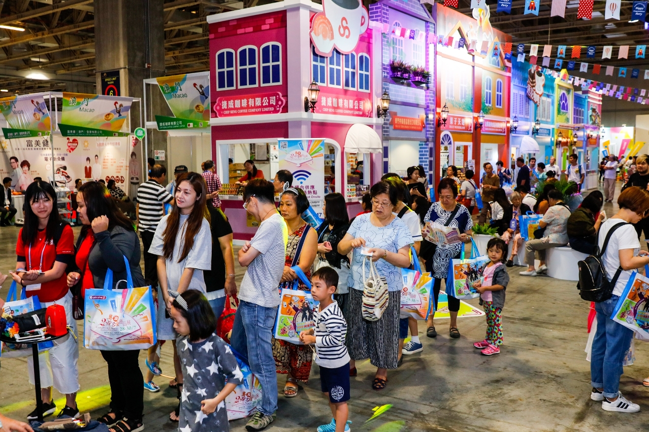 Both residents and visitors enjoy a shopping spree.