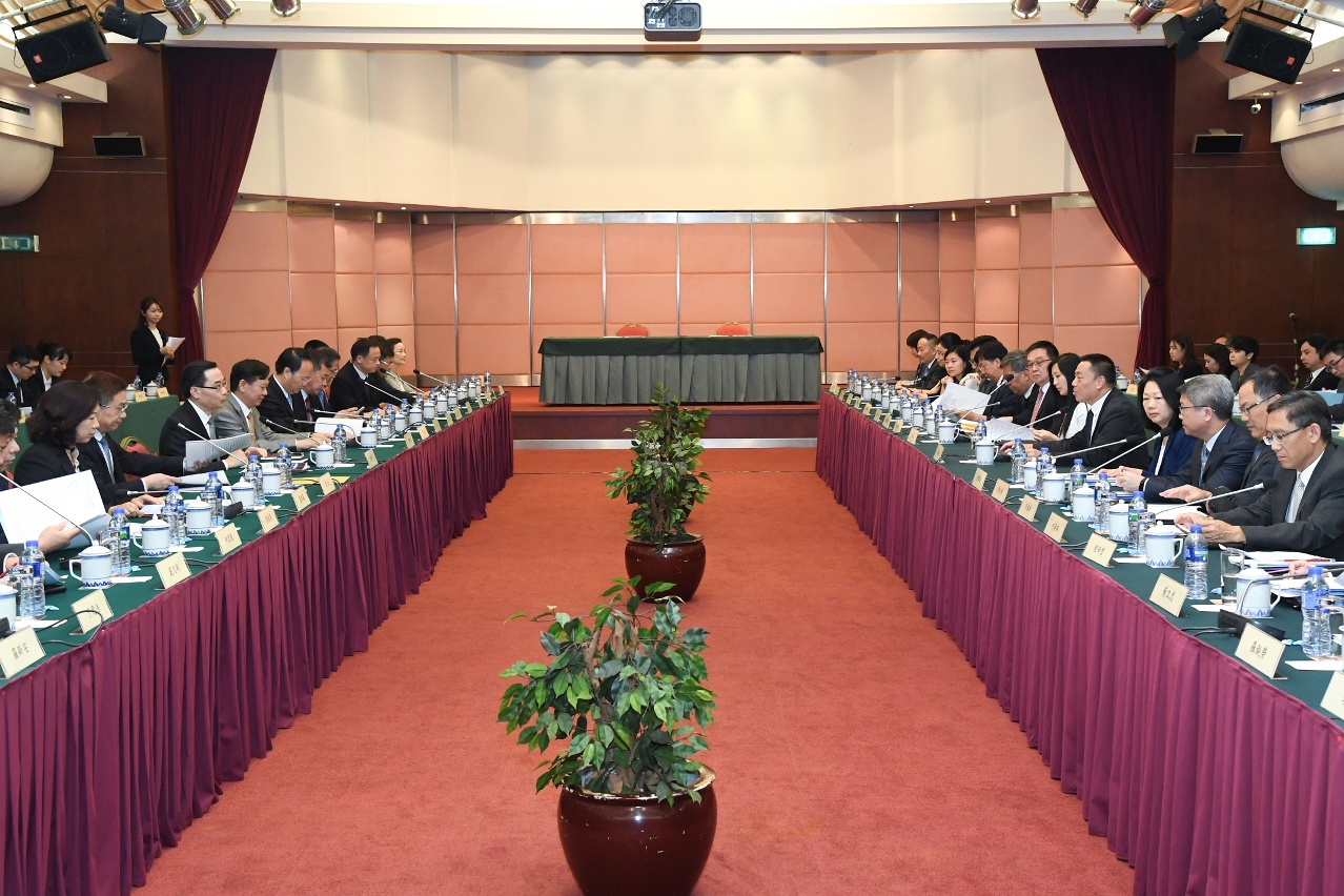 1.	Realizada hoje (26/07) a Reunião de Cooperação Zhuhai - Macau 2017；