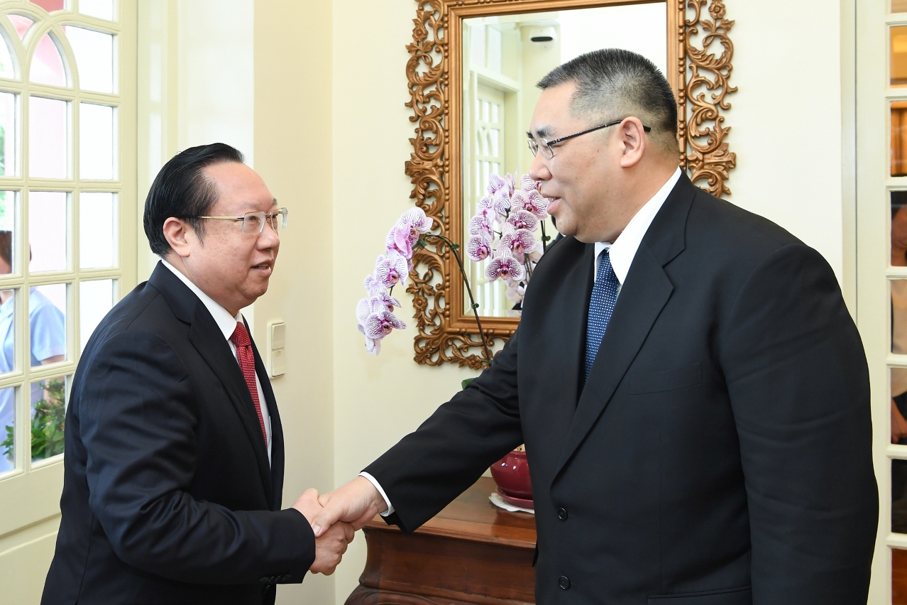 行政長官崔世安會見湖北省省長王曉東