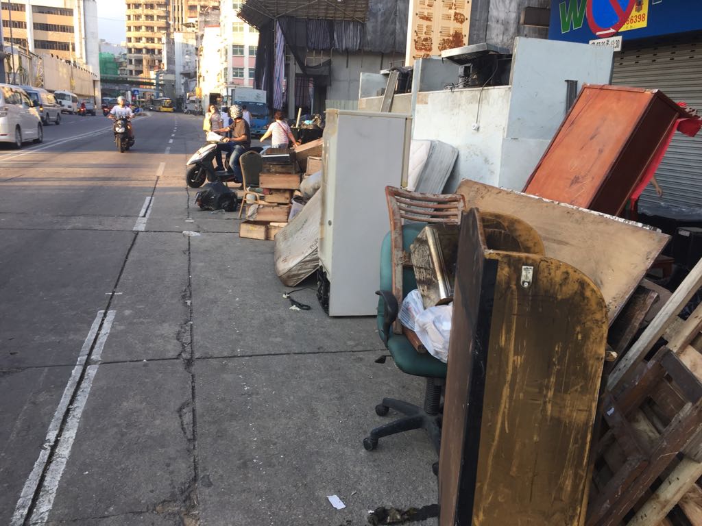 大件垃圾加重垃圾收集的難度