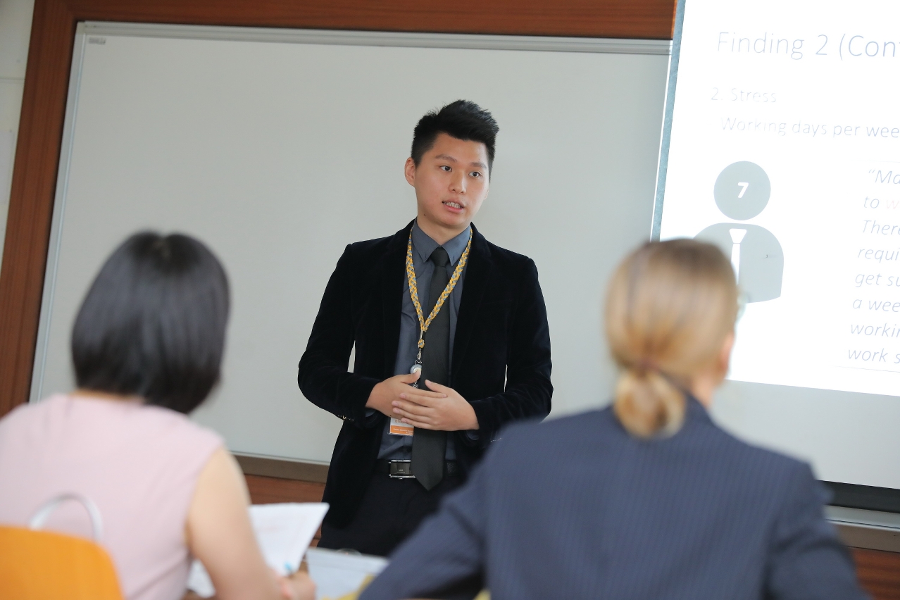 Student presenting his paper