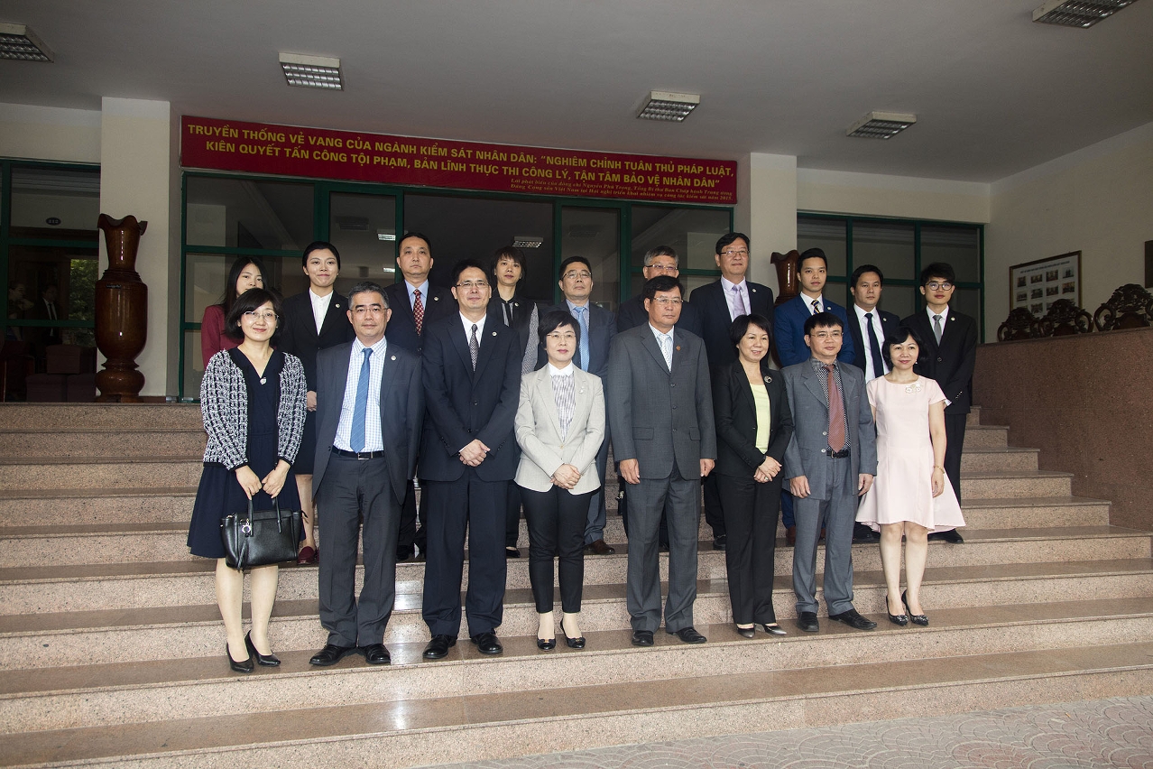 A delegação da RAEM, liderada pela Exma. Sra. Dra. Sónia Chan, teve  encontro com a Procuradoria-Geral Popular do Vietname para abordar a  cooperação judiciária em matéria penal.