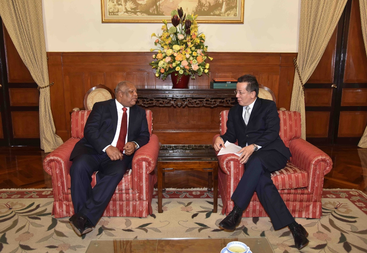UCCLA GA Chairman Francisco Higino Carneiro and José Tavares