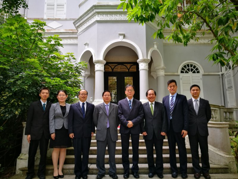 Photo of the participants of the meeting