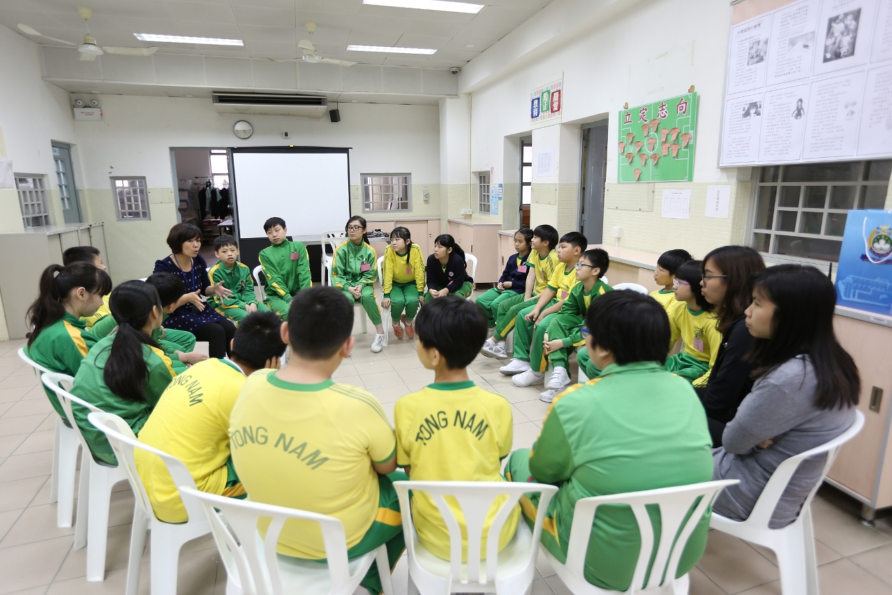 Partilha de sentimentos dos alunos, guiada pelos técnicos do IM