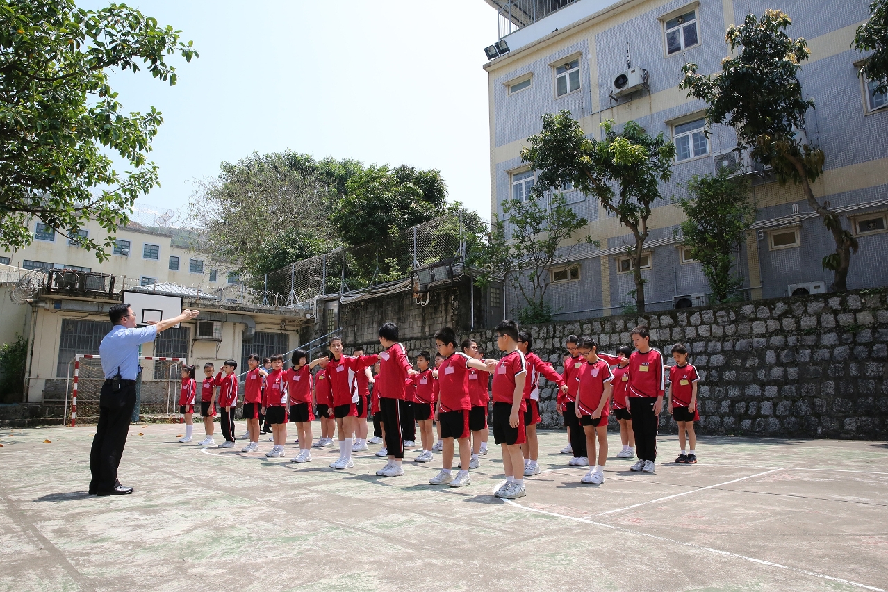 Alunos em treino de marcha no IM