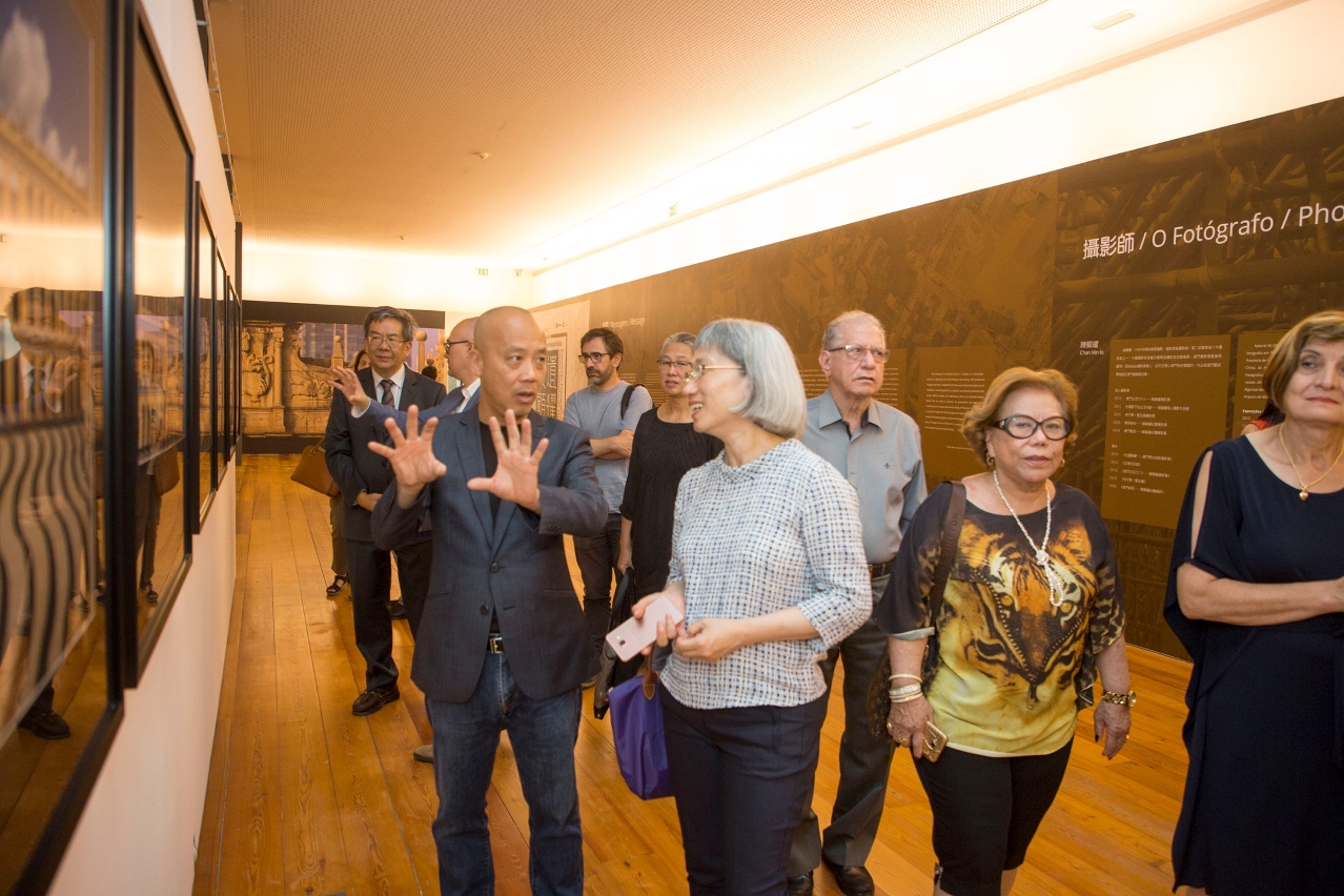 “O Lugar onde o Património Mundial Brilha – Exposição Fotográfica do Centro Histórico de Macau” inaugurou em Guimarães