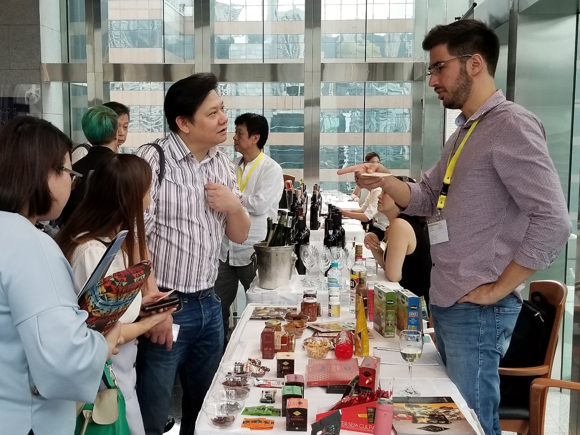 As empresas acham que a Sessão de Apresentação ajuda a contactar com mais compradores de Hong Kong e estrangeiros, expandindo oportunidades de negócio.