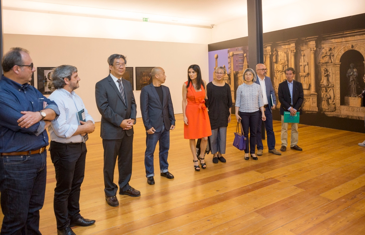 “O Lugar onde o Património Mundial Brilha – Exposição Fotográfica do Centro Histórico de Macau” inaugurou em Guimarães