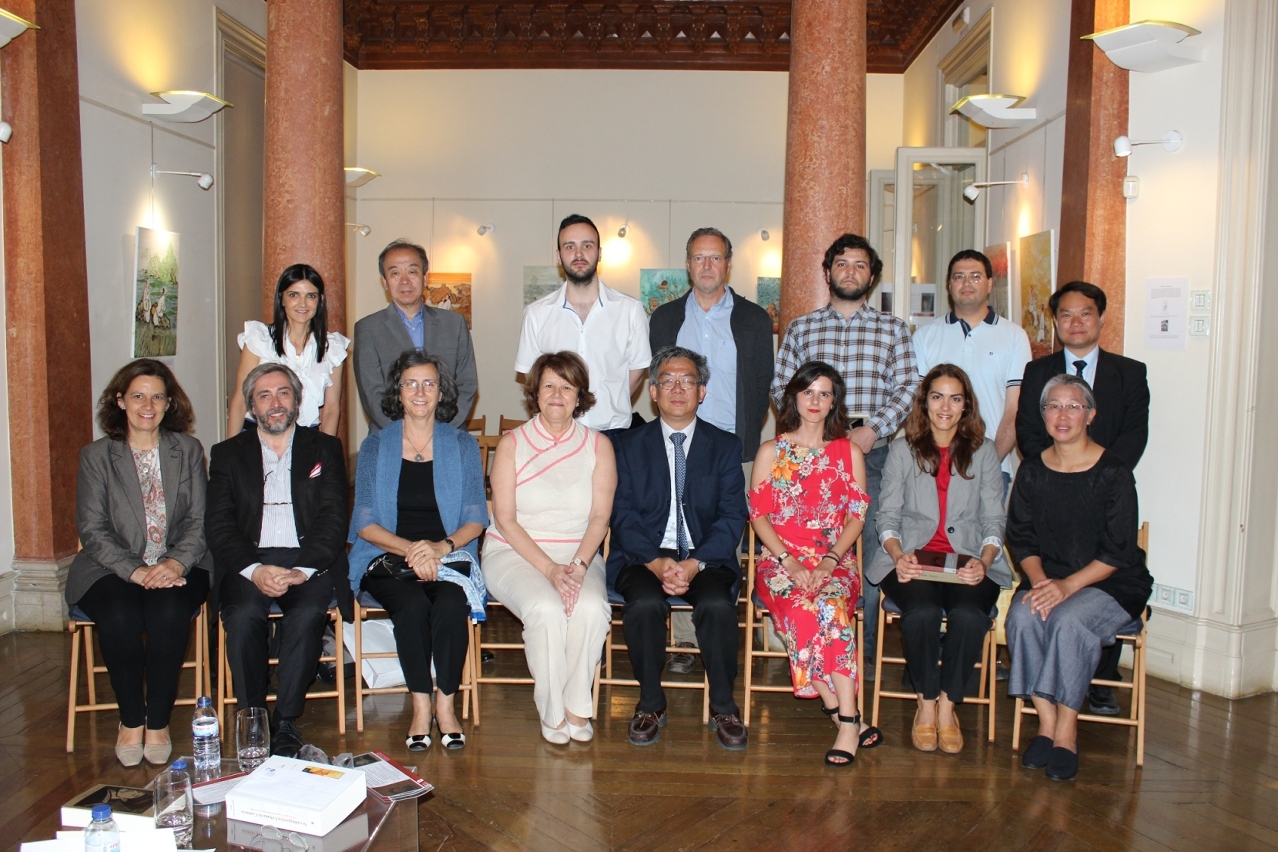 Apresentação das obras Poemas de Du Fu e 100 SONETOS de Luís Vaz de Camões, integradas na “Colecção de Literatura Chinesa e Portuguesa”, concluída com sucesso em Lisboa