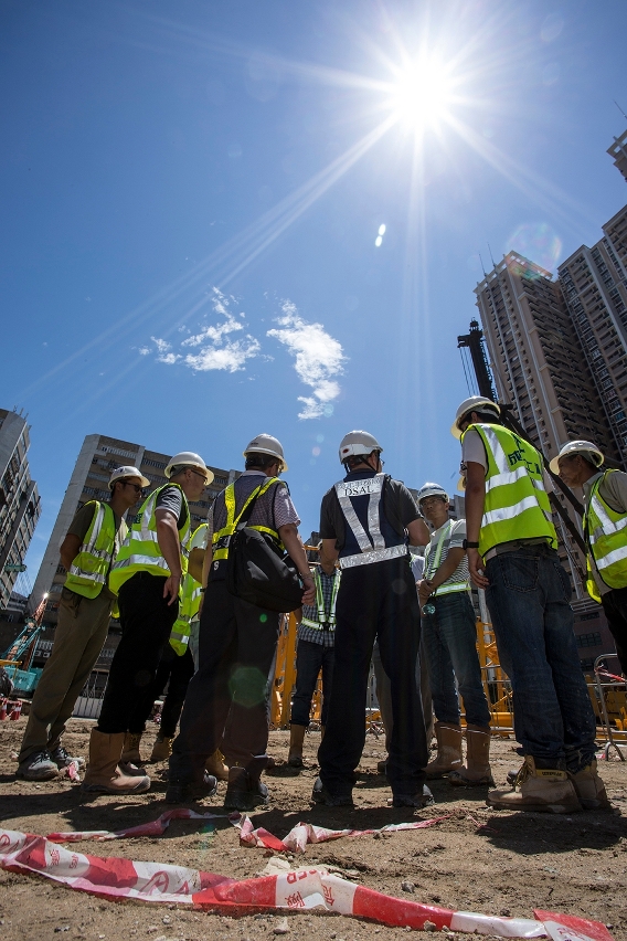 Hoje (dia 15) a DSAL inspeccionou 74 estaleiros de construção