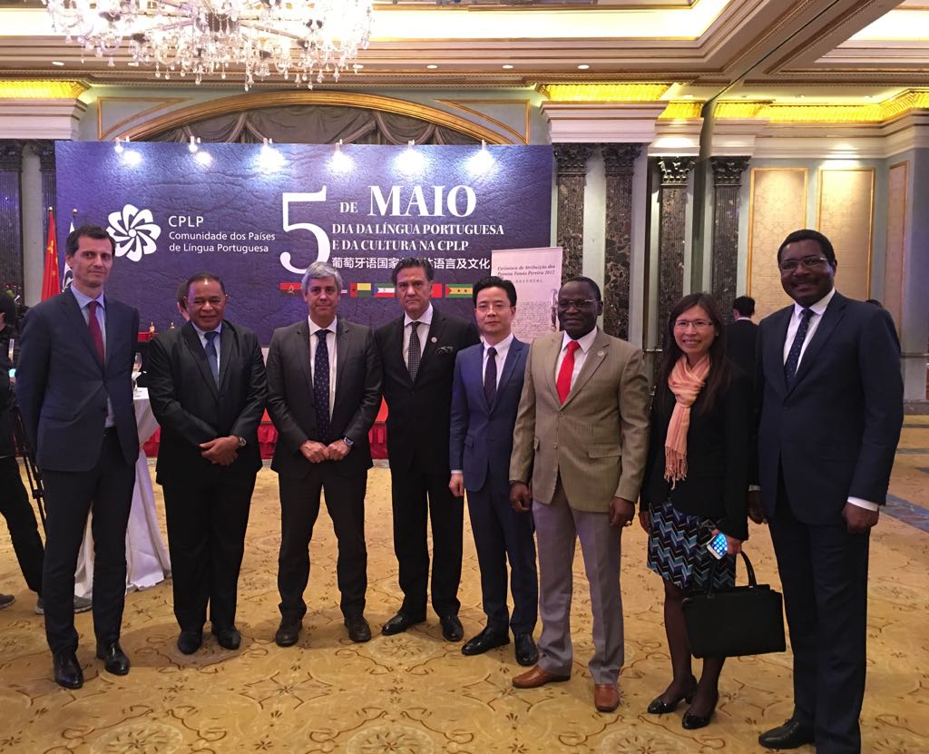 Delegação do Secretariado Permanente com os Embaixadores e representantes do corpo diplomático dos Países de Língua Portuguesa e senhor Ministro das Finanças de Portugal