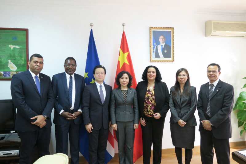Encontro com a Embaixadora de Cabo Verde da China