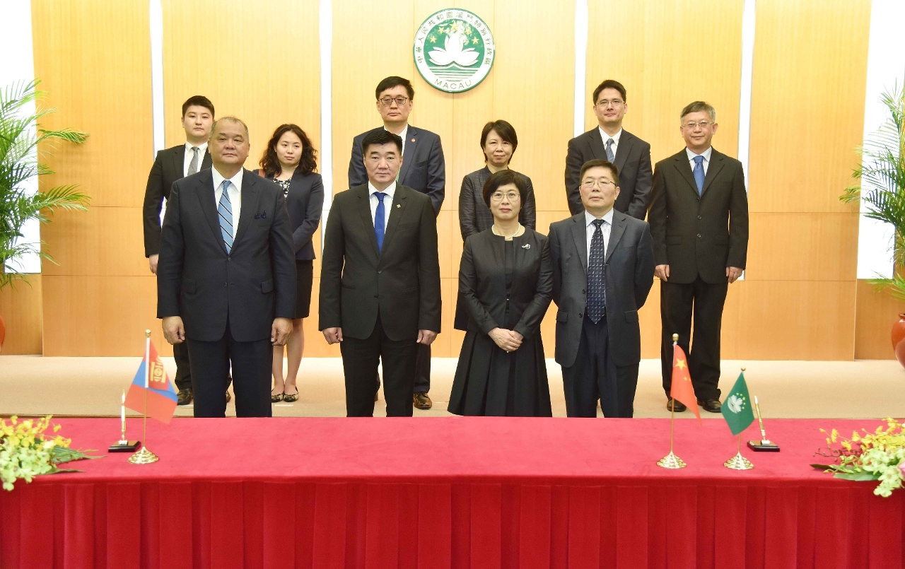 Rubrica de dois Acordos de Cooperação Judiciária em Matéria Penal entre a Região Administrativa Especial de Macau e Mongólia