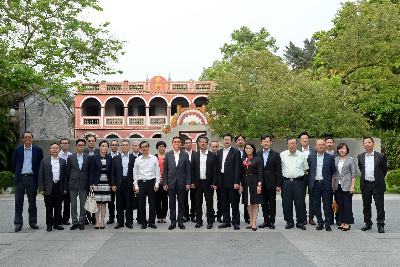 Visita do Secretário e da sua comitiva à antiga residência do Dr. Sun Yat Sen.