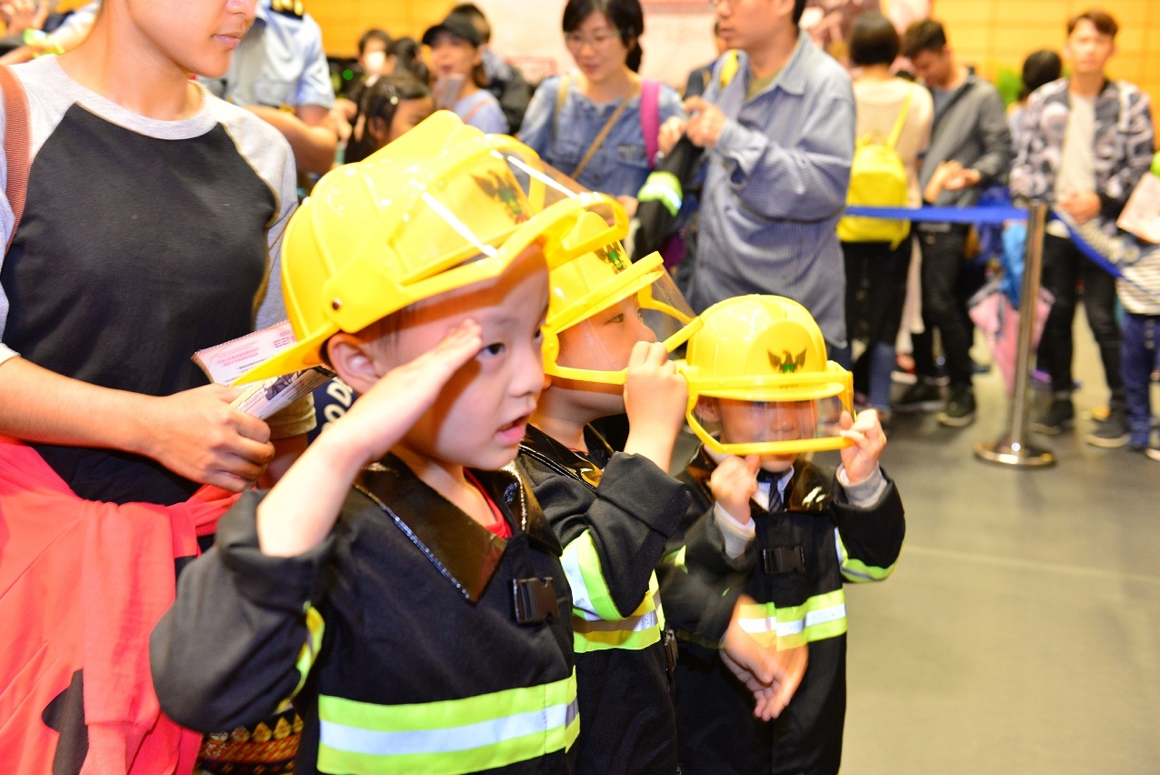 Experimentação dos equipamentos de bombeiros