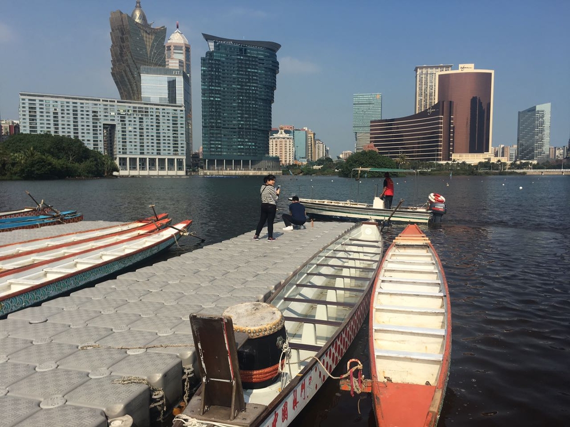 民署呼籲市民避免接觸受影響區域湖水