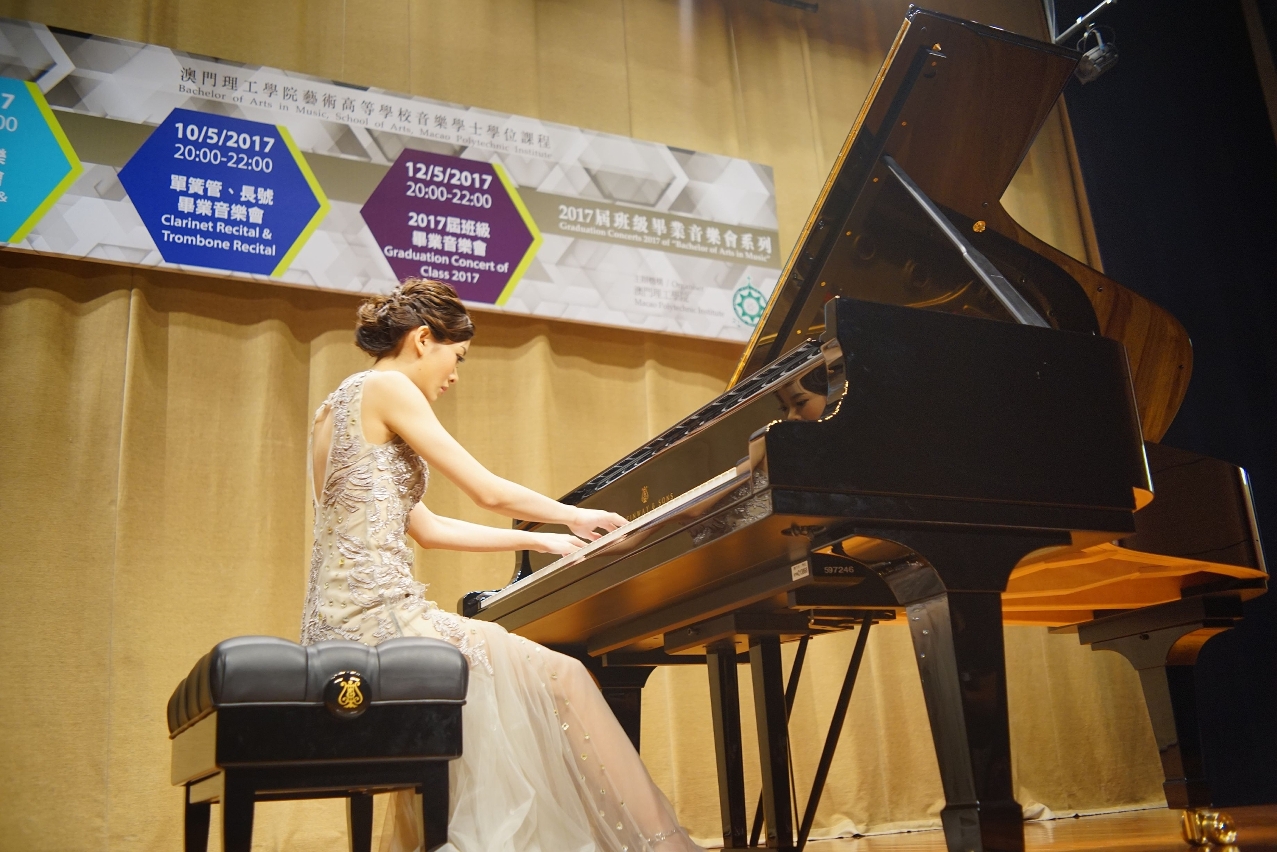 Sio Sin In, graduating student of MPI’s music programme, performs at her piano recital