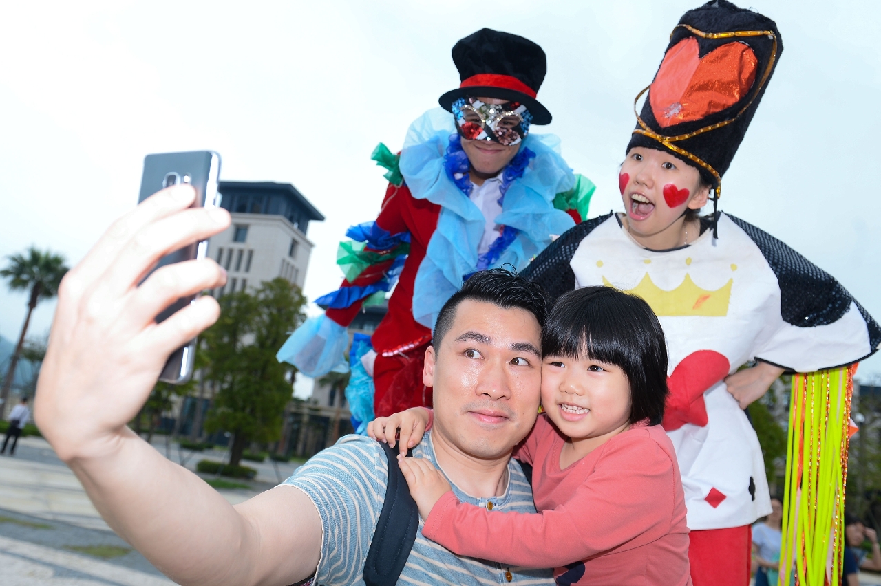 Many people attend the UM Open Day with their families