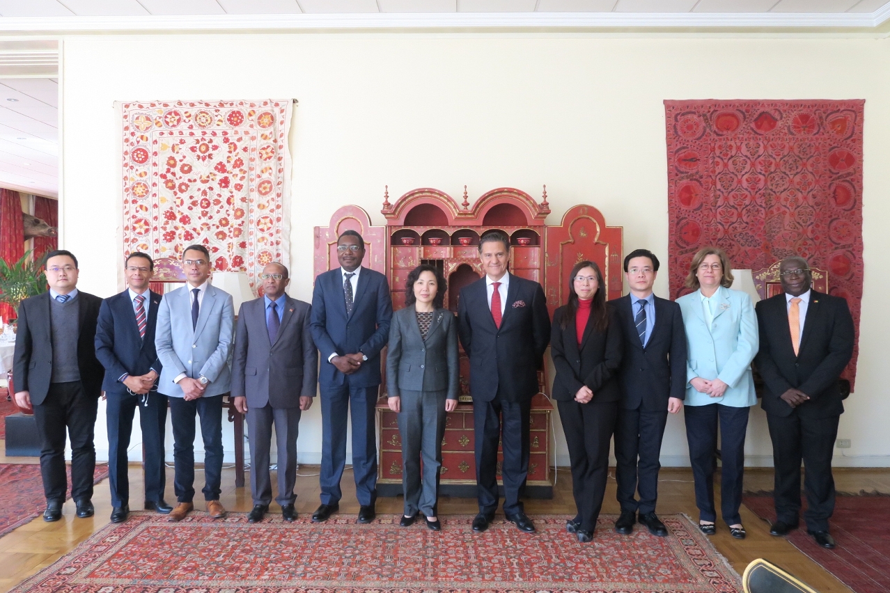 Encontro com o Embaixador de Portugal da China