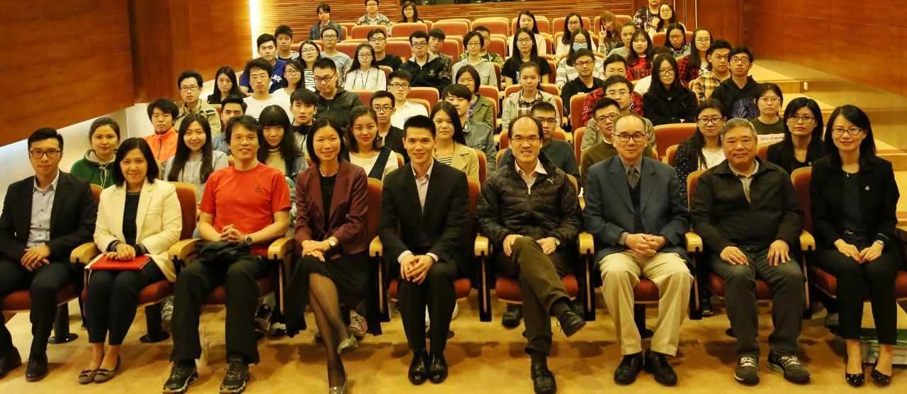 Students participating actively in the sharing session of Alumnus Ye Tiansheng