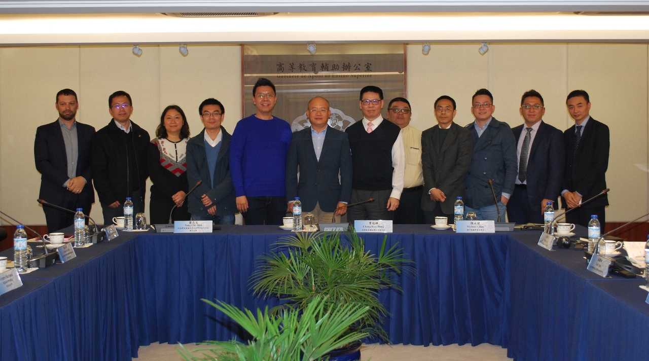As instituições do ensino superior de Macau realizaram um intercâmbio com os profissionais da indústria da tecnologia de informação para explorar a possibilidade de cooperação