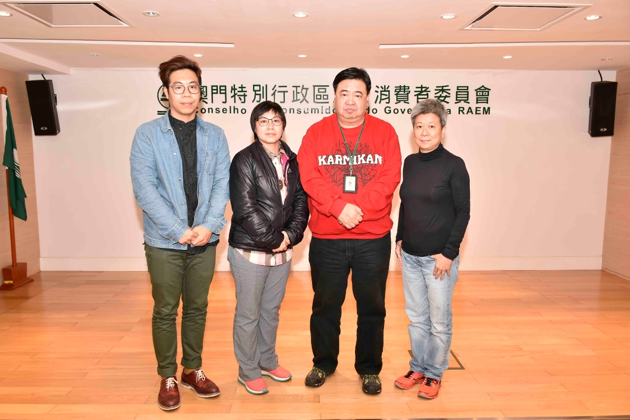 評審團附照