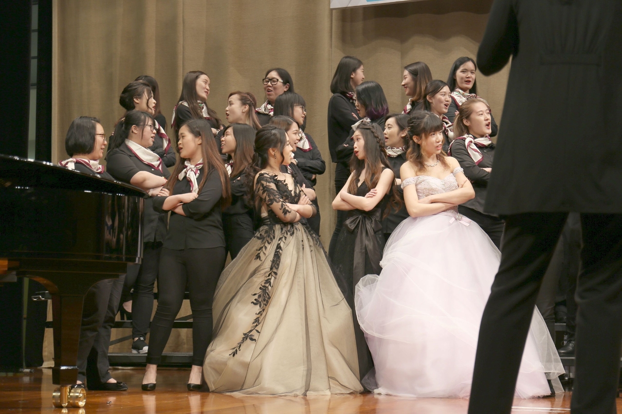 Music students of the class of 2017 perform the song ‘Joshua Fought the Battle of Jericho’ conducted by Associate Professor Maria Vanessa Leão at the graduation concert