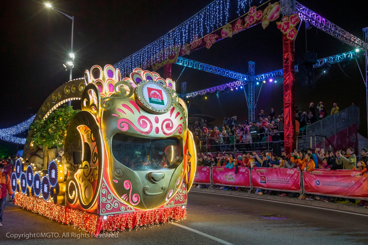 Parada de Celebração do ano passado atraiu grande número de espectadores