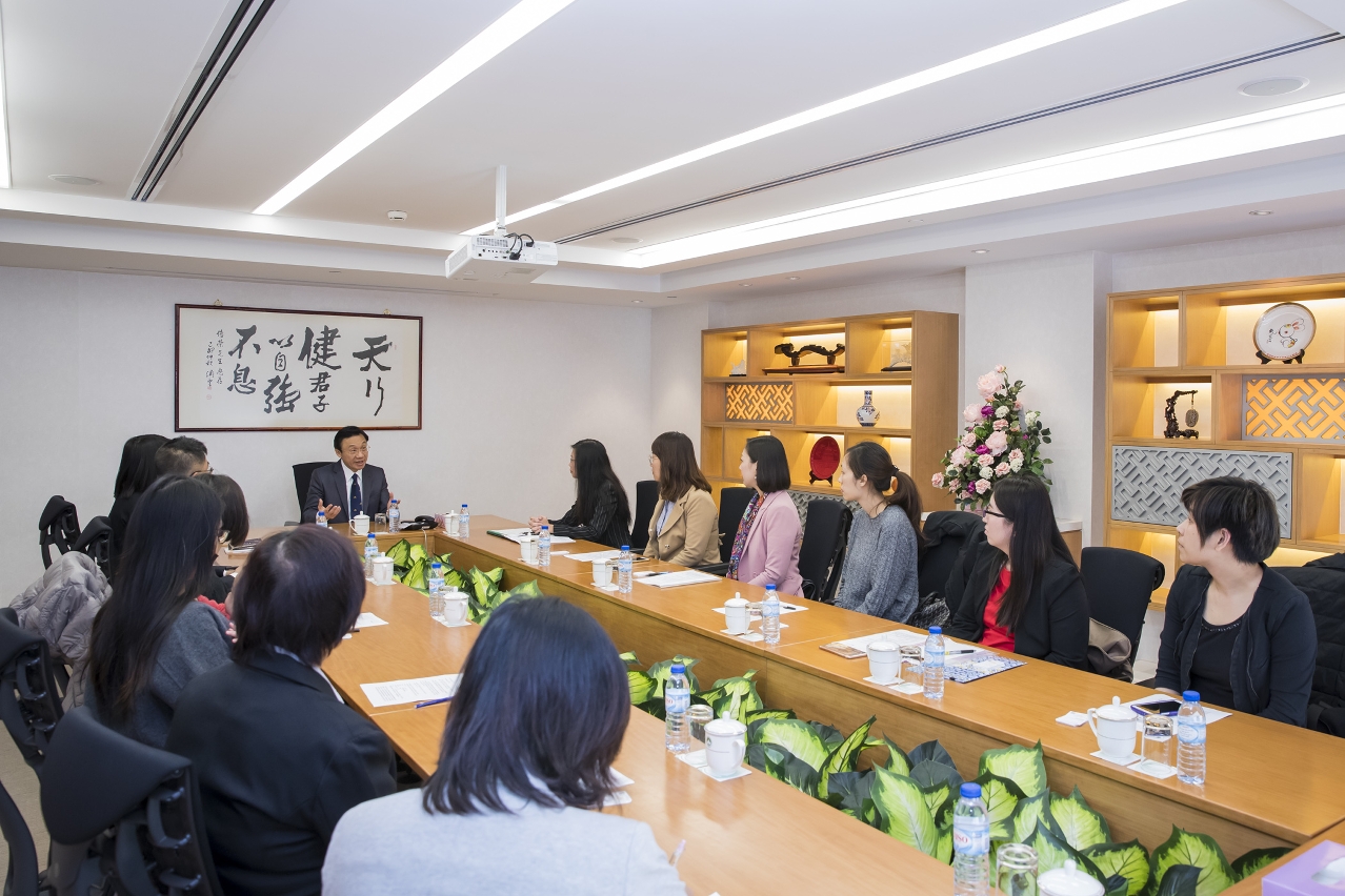 Secretário para os Assuntos Sociais e Cultura reuniu-se com a Associação Promotora de Aleitamento e Cuidados Infantis de Macau