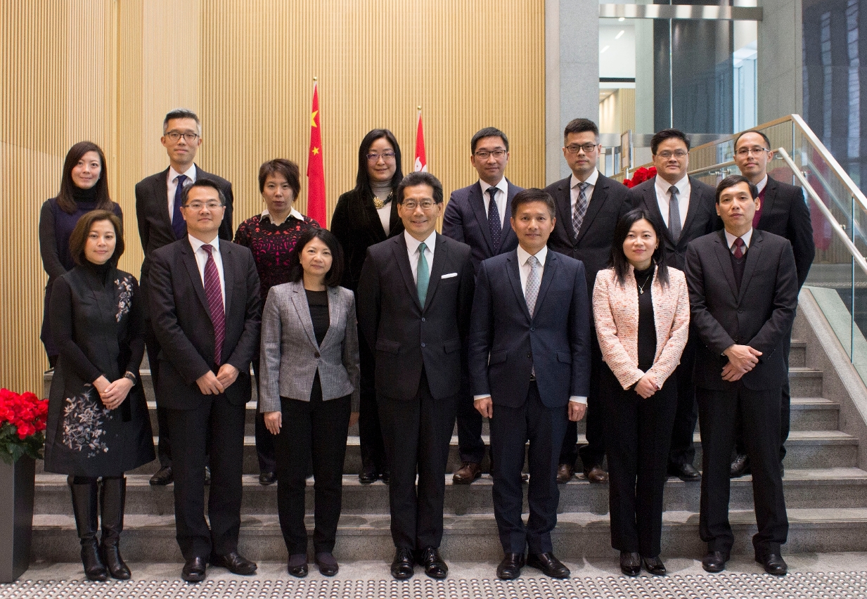 Representantes das partes de Hong Kong e de Macau